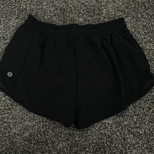 Lululemon Hotty Hot Low-Rise Lined Short 2.5"